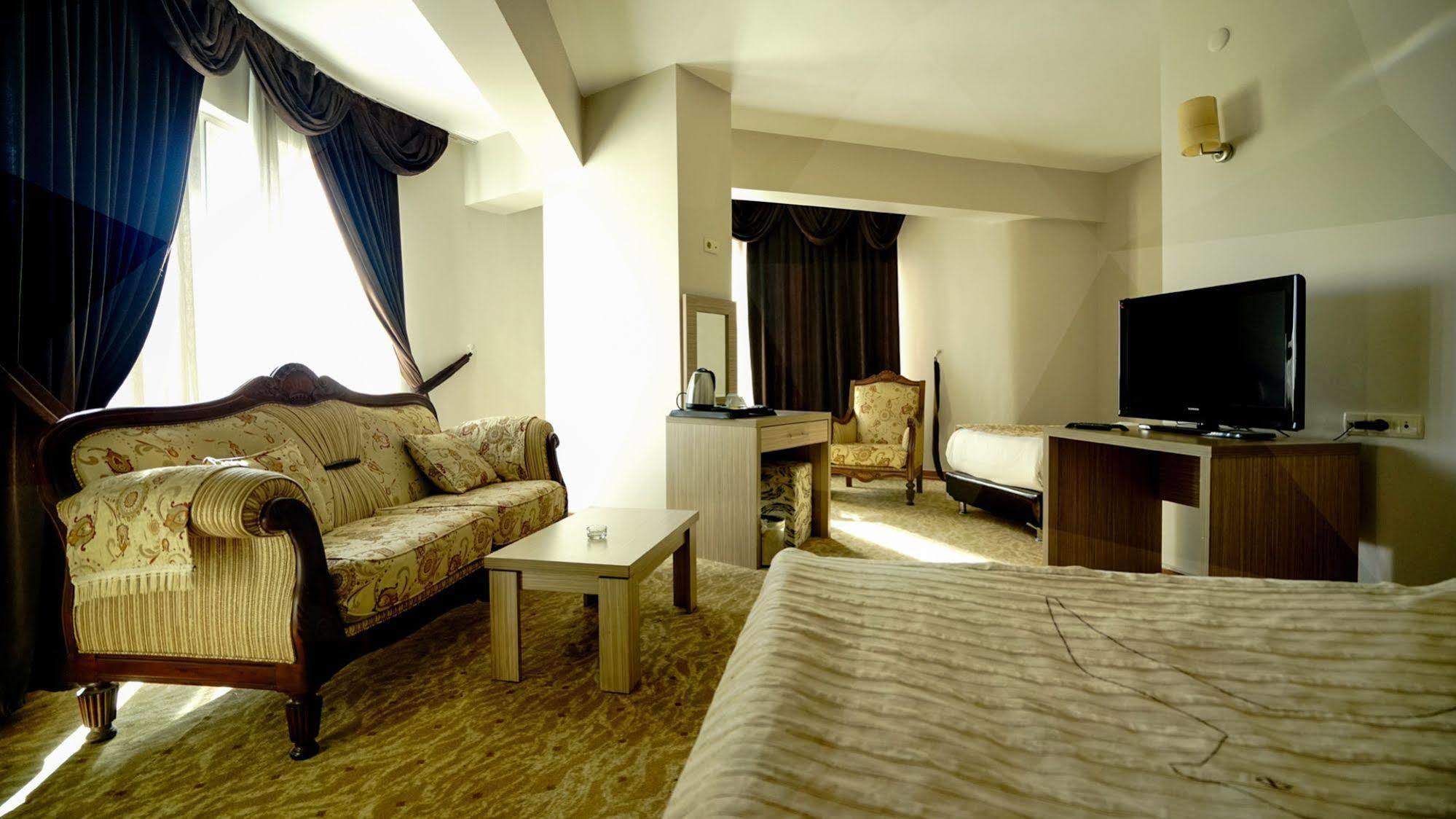 Es Albatros Hotel Eskişehir Eksteriør bilde